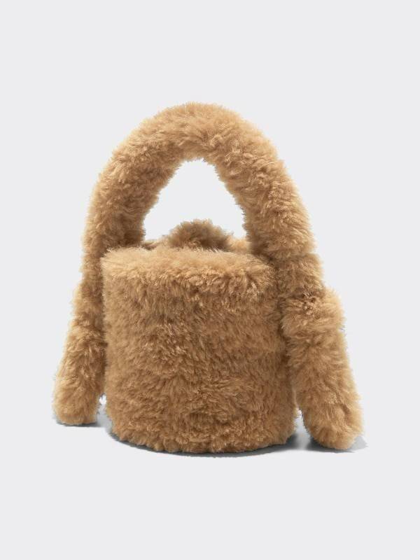 กระเป๋าทรงบักเก็ตขนเฟอร์เทียม GU × Rokh Faux Fur Bag