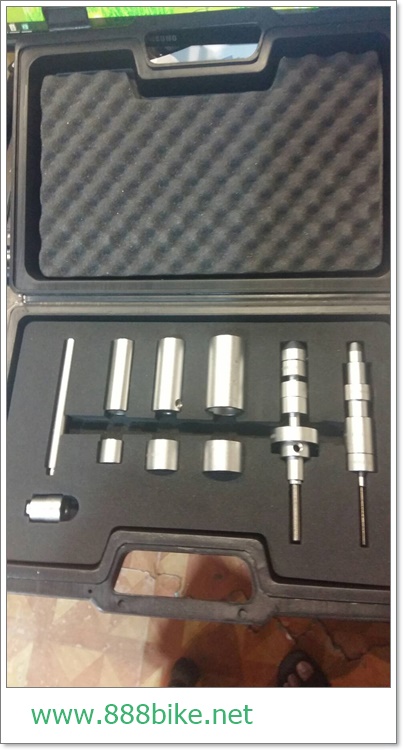 เครื่องมือเซอร์วิสลูกปืน TOKEN TK104 Hub Tools