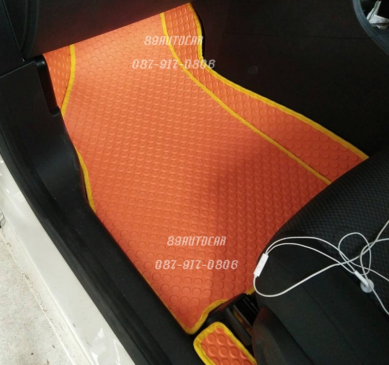 พรมรถยนต์สั่งตัด MG3 ลายกระดุมสีส้มขอบเหลือง