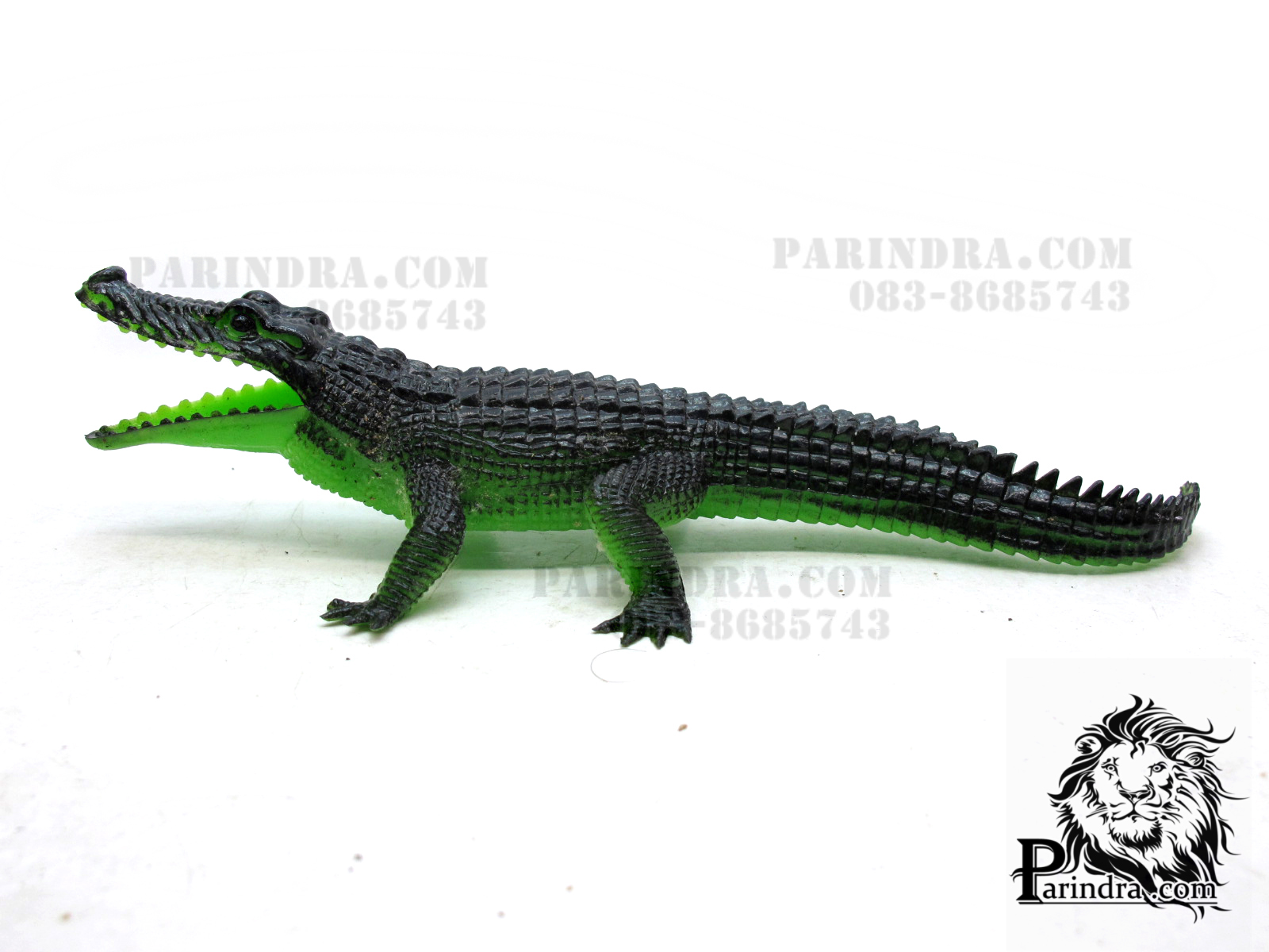 โมเดลจระเข้ สีเขียวอ่อน บีบมีเสียง แพ็คคู่สองตัว