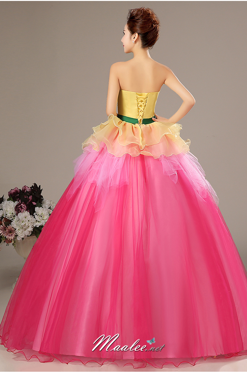 พร้อมเช่า ชุดแฟนซี ชุดราตรียาว แบบเกาะอก กรโปรงผ้าแก้ว สีเหลือง+ชมพู อกแต่งลูกปัดหรู โบว์คาดเอวสีเขียว