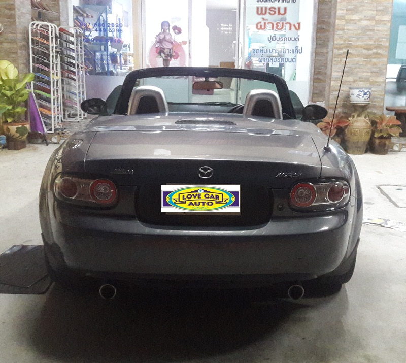 ขายพรมดักฝุ่นปูพื้นในรถยนต์ Mazda MX-5 ไวนิลสีแดงขอบแดง