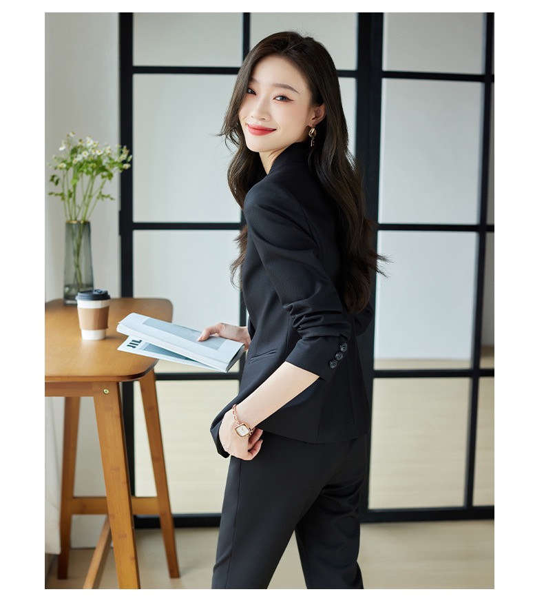 Pre-order เสื้อสูทผู้หญิง สีดำ ทรงสลิม เข้ารูป