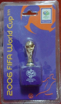 โมเดลถ้วยรางวัลฟุตบอล การแข่งขันฟุตบอลโลก - FIFA WORLD CUP 3D TROPHY, เยอรมนี 2006 ใหม่ / WORLD CUP International Football Tournament Football Trophy Model - FIFA WORLD CUP 3D TROPHY, GERMANY 2006 NEW