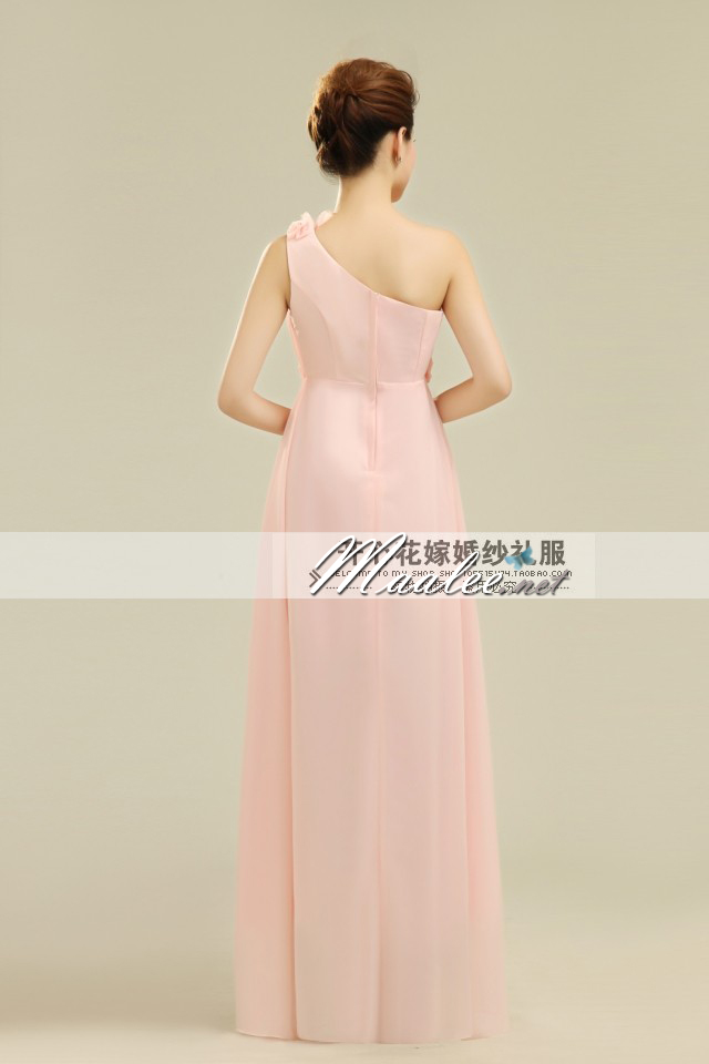 พร้อมส่ง ชุดราตรียาว ไหล่เดียว สีชมพู จับเดรปหน้าอก แต่งดอกไม้ตลอดช่วงอกและเอว