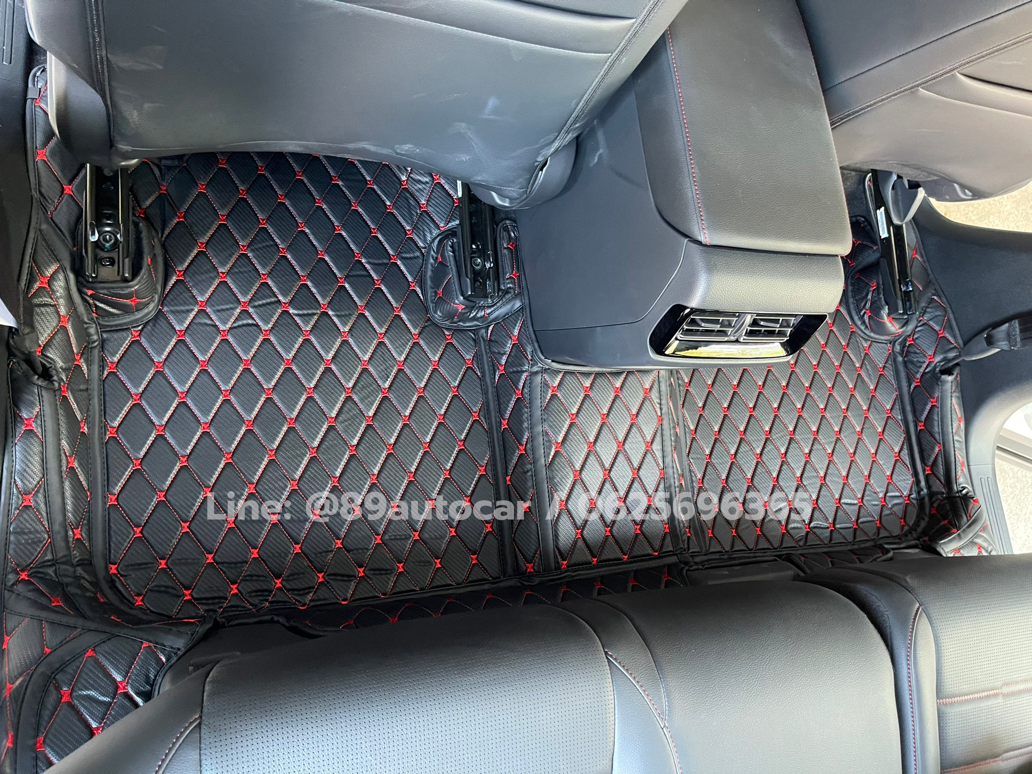 พรมรถยนต์ Honda CR-V Gen6 2023 5 ที่นั่ง ปูพรม6D สีดำด้ายแดง ลายเคฟล่า