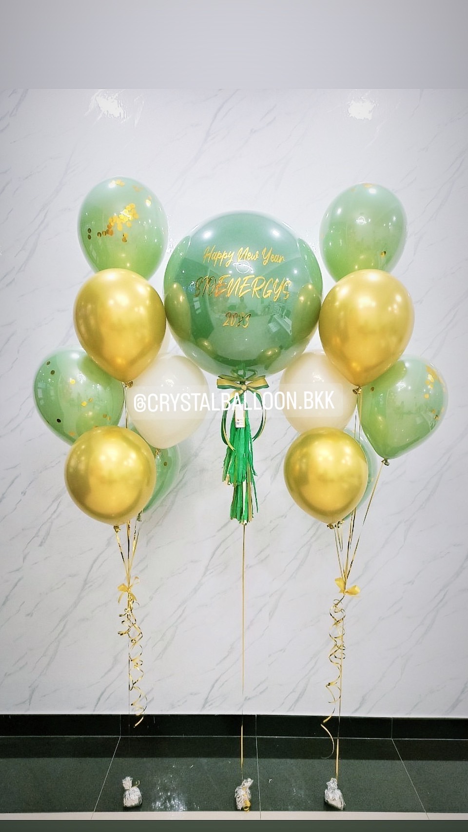 ลูกโป่ง Happy New Year ลูกโป่งยาง ขนาด 24" Theme เขียว-ทอง พร้อมตกแต่ง ช่อลูกโป่ง 7 ลูก 2 ช่อ สามารถเปลี่ยนสีลูกโป่ง/เปลี่ยนข้อความ/เปลี่ยนขนาดได้