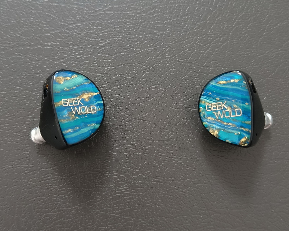 Geek Wold GK100 หูฟัง Hybrid 9 ไดรเวอร์ 2BA+3DD+4PZT พร้อมสาย Hakugei ประกันศูนย์ไทย