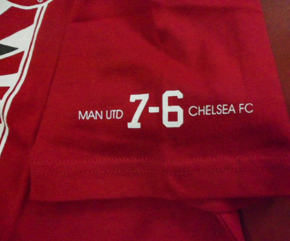 เสื้อที-เชิ๊ต (เสื้อยืดคอกลม) ฟุตบอล ทีมสโมสรแมนเชสเตอร์ ยูไนเต็ด ชุดที่ระลึก UEFA Champions League Champions 2008 ใหม่ M-Size / MANCHESTER UNITED Football T-Shirt Commemorative Kit UEFA Champions League Champions 2008 Jersey NEW M-Size