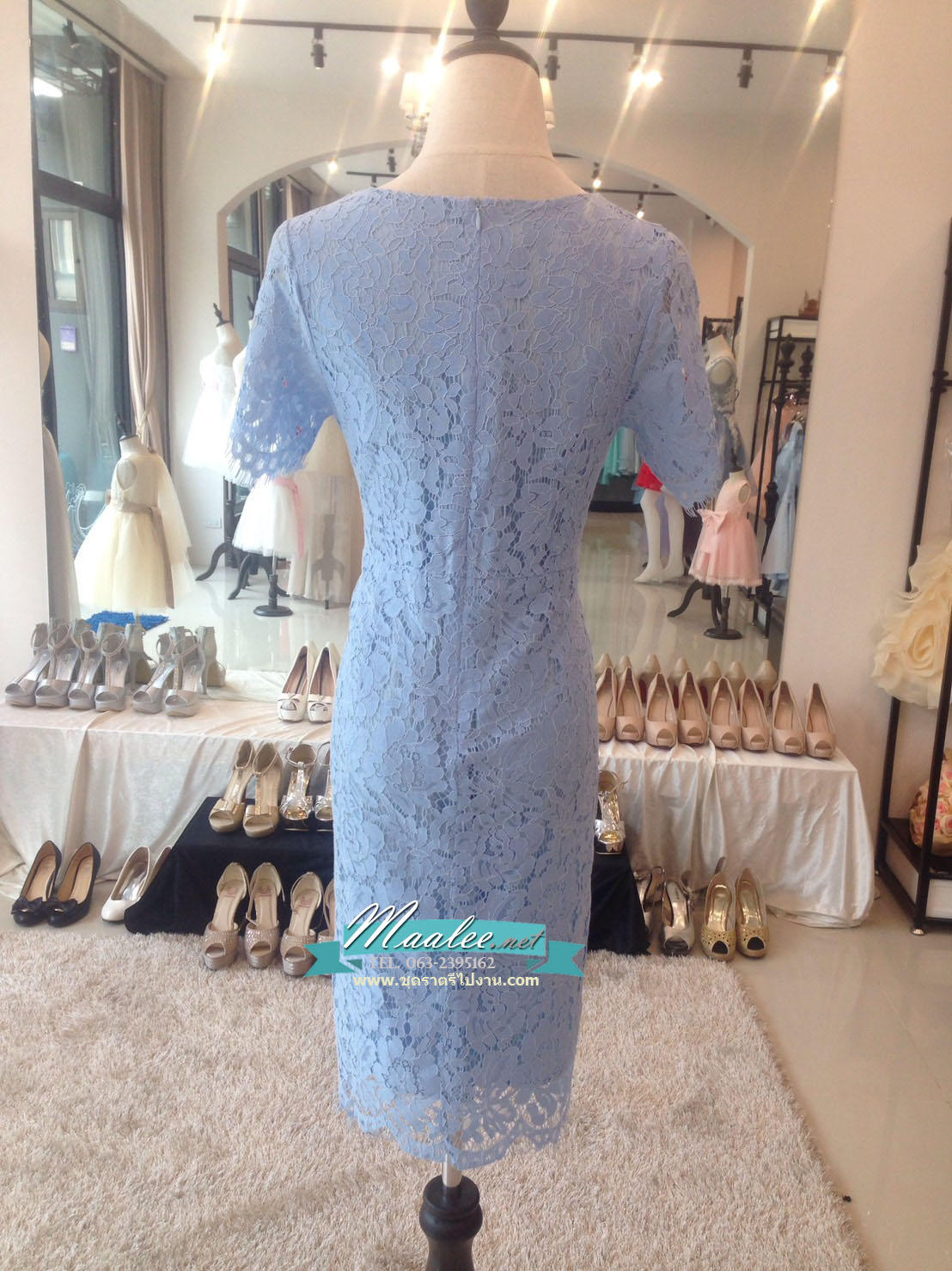 พร้อมส่ง ชุดเดรส สีฟ้า ลูกไม้อย่างดีทั้งตัว ซับในทั้งตัว กระโปรงคลุมเข่า เข้ารูปสวย ผ้ายืดได้เล็กน้อย ใส่สบาย เนื้อผ้าผสม Spandex (ซิปหลัง) ** เหลือเฉพาะไซส์ L **