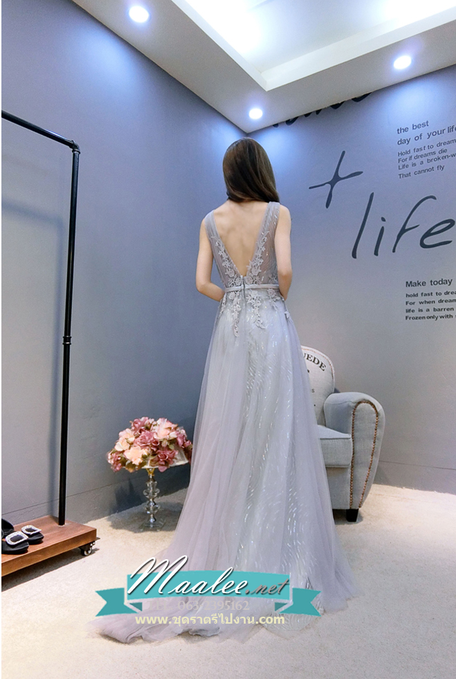 พร้อมส่ง ชุดราตรียาว แขนกุด สีเทา แต่งลายลูกไม้ ผ้าตาข่าย ข้างในปักเลื่อมสวย