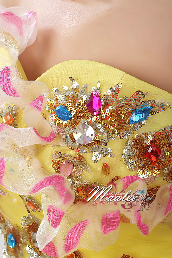 พร้อมเช่า ชุดแฟนซี เช่า 500 ชุดราตรีสั้น แบบเกาะอก กระโปรงสุ่ม ผ้าโปร่ง ปักลูกปัดและดอกไม้ สีเหลือง