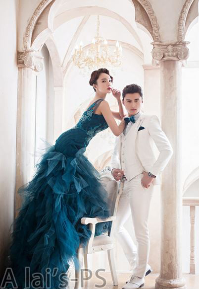 พร้อมเช่า ชุดสูทชาย สีขาว งานเนียบ (พร้อมเสื้อกั๊ก)