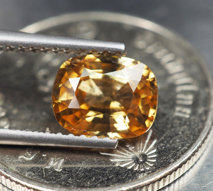 เพทายกัมพูชา 1.92 กะรัตทรงสวย