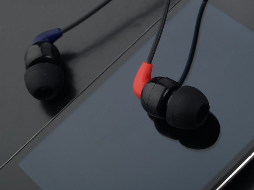 ขาย หูฟัง Soundmagic ES10 หูฟังอินเอียร์น้ำหนักเบา รูปทรงกระทัดรัด ใส่สบายไม่เจ็บหู ราคาประหยัดแต่คุณภาพเสียงแซ่บเวอร์เกินราคาค่าตัว