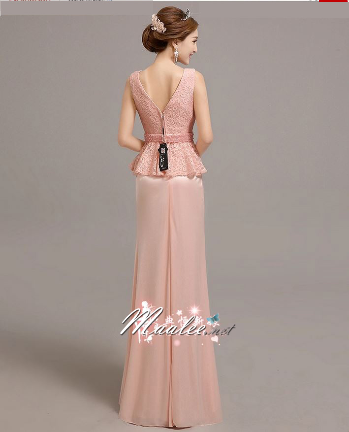 พร้อมเช่า ชุดราตรียาว แขนกุด ลูกไม้แต่งเลื่อม คาดเอวแผงลูกปัด สีชมพู