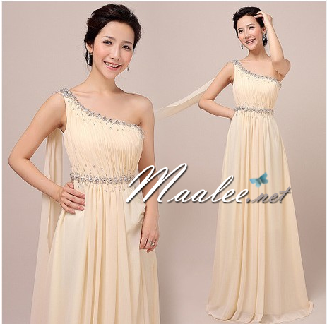 พร้อมส่ง ชุดราตรียาว ไหล่เฉียง สี ครีม Champagne ปักเลื่อมหน้าอก ทิ้งระบายด้านหลัง