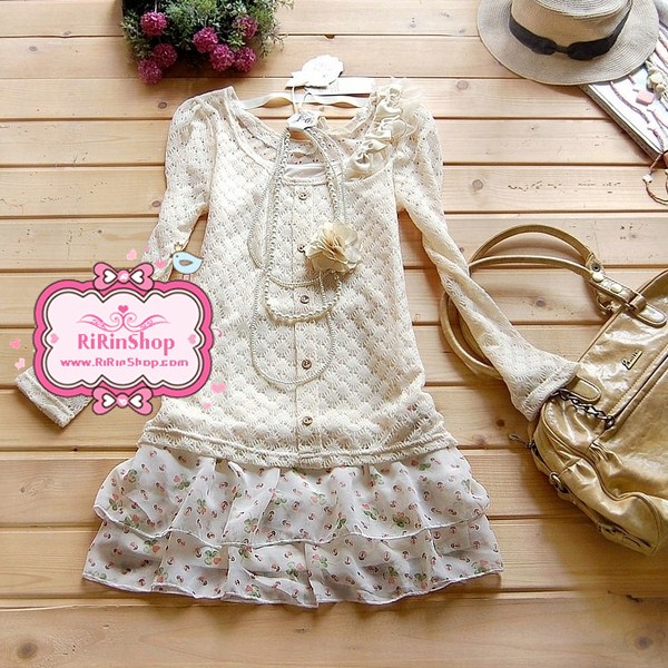 ชุดเดรส Set 2 ชิ้น เสื้อลูกไม้แขนยาวสีครีมคอแต่งโบว์น่ารักค่ะ