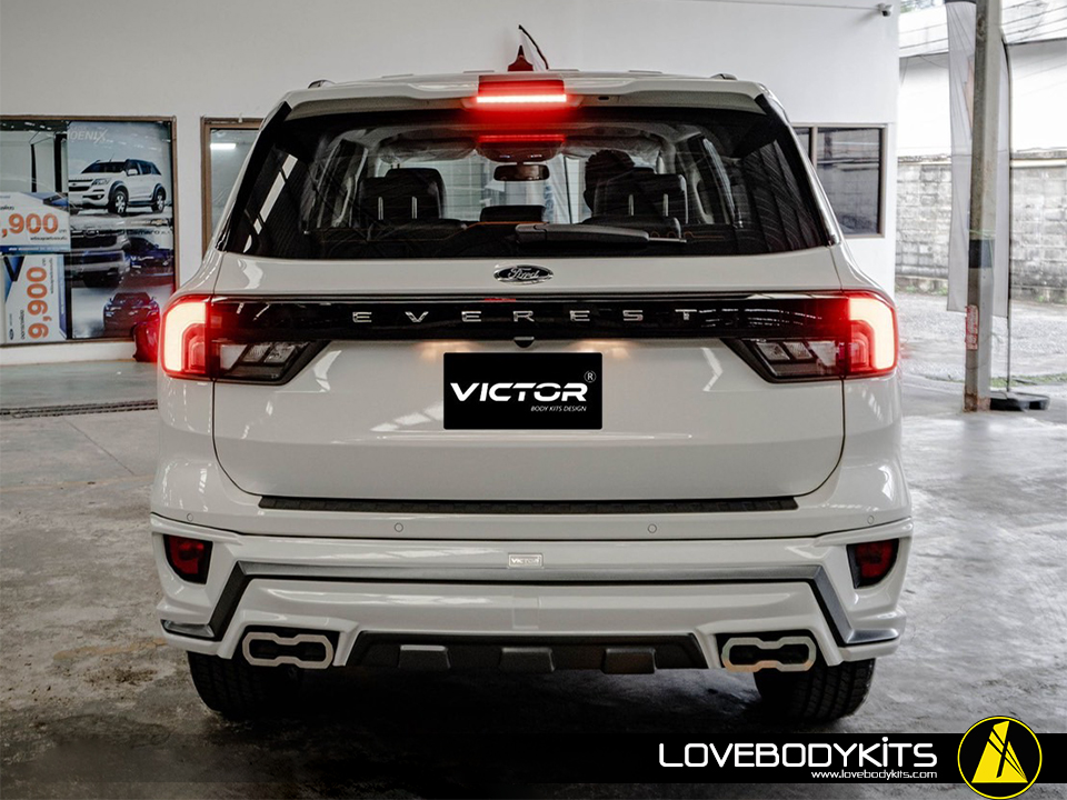 ชุดแต่ง VICTOR V1 : EVEREST 2023