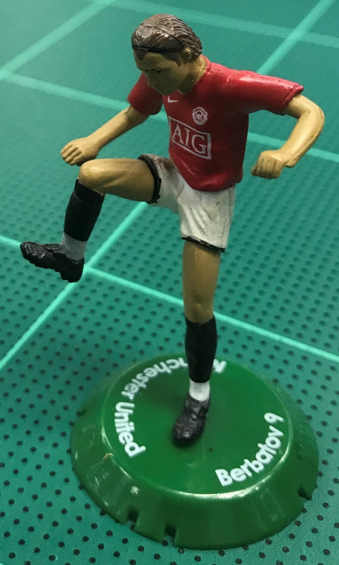 ตุ๊กตาโมเดลนักฟุตบอล ด.เบอร์บาตอฟ สโมสรแมนเชสเตอร์ ยูไนเต็ด เอฟที แชมป์ส - Home Kit 2008/09 (2 นิ้ว) / D.BERBATOV MANCHESTER UNITED Football Club FT Champs Football Figure - Home Kit 2008/09 (2 Inches)