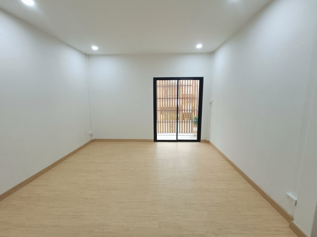 ขายทาวน์เฮ้าส์หมู่บ้านปัฐวิกรณ์ รามอินทรา 44 มี 2 ห้องนอน 2 ห้องน้ำ รีโนเวทใหม่พร้อมอยู่ ใกล้รถไฟฟ้า ฟรีโอน