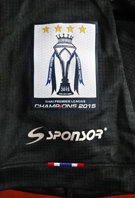 เสื้อฟุตบอล ทีมสโมสรบุรีรัมย์ ยูไนเต็ด ชุดเยือน ไทยลีก (T1) 2015 พร้อมอาร์มฉลองแชมป์ไทย ลีก ใหม่ L-Size / BURIRAM UNITED Football Shirt Away Kit Thai League (T1) 2015 Jersey with Official Thai League Champions Commemorative Patch NEW L-Size