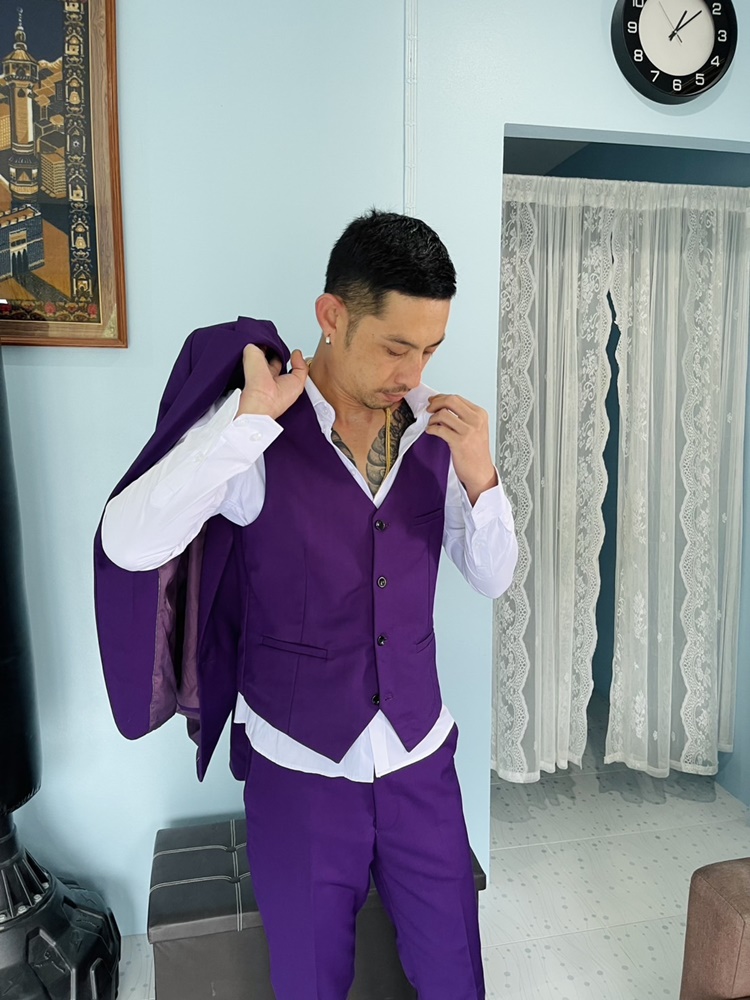 พร้อมเช่า ชุดสูทชาย สีม่วง สไตล์เกาหลี (พร้อมเสื้อกั๊ก)