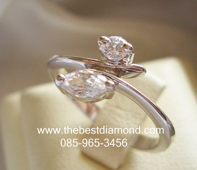 BR067RD+++แหวนดีไซน์สวยเก๋ เพชร 2 แบบ เพชรเม็ดกลมและมาคี วางอย่างลงตัว