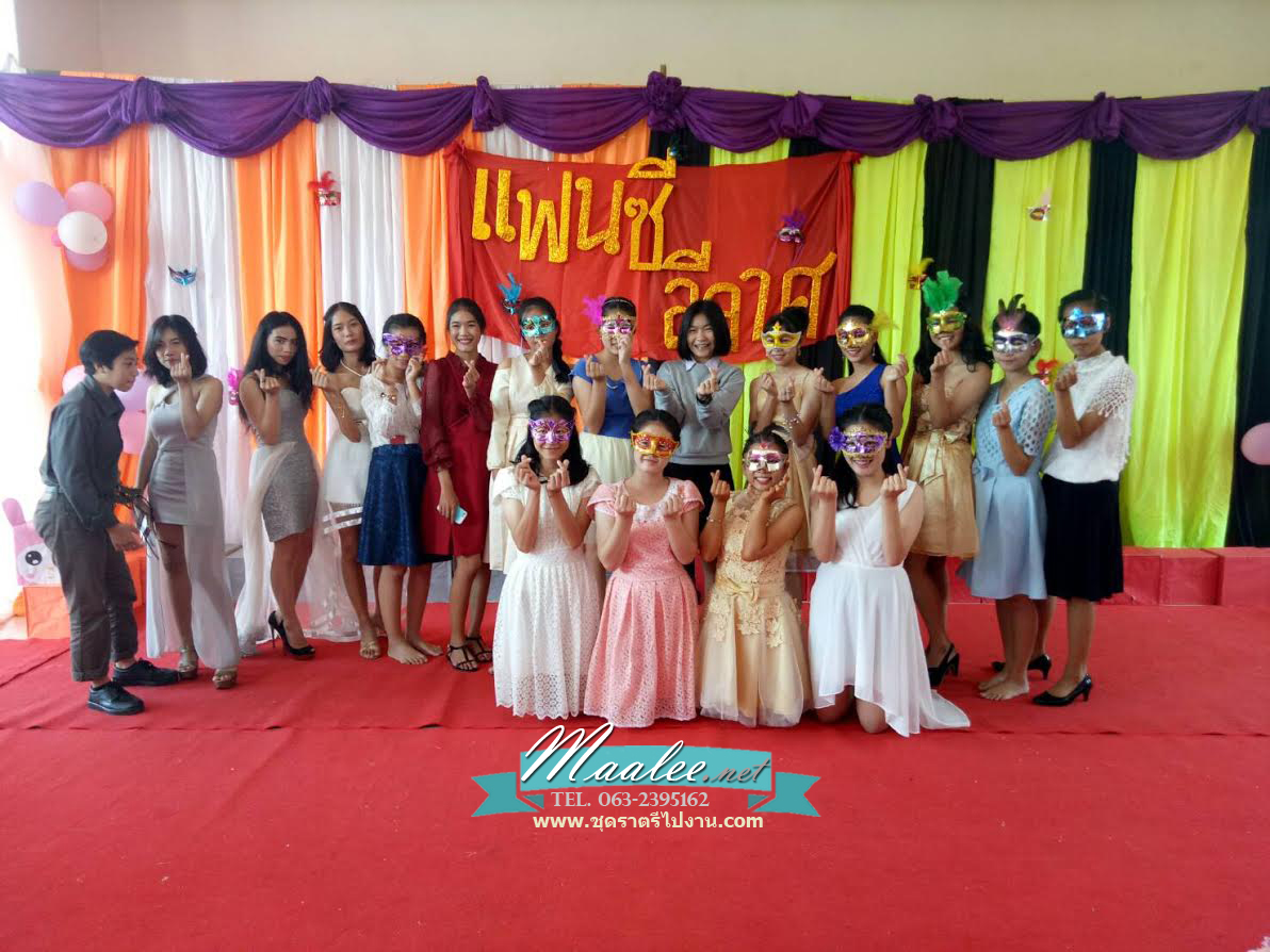 พร้อมเช่า ชุดราตรีสั้น หุ้มคอทรงคอจีน แขนกุด แต่งลูกไม้กระโปรงตาข่าย เพิ่มโบว์ช่วงเอว สวยหรู สีทอง (ซิปหลัง)