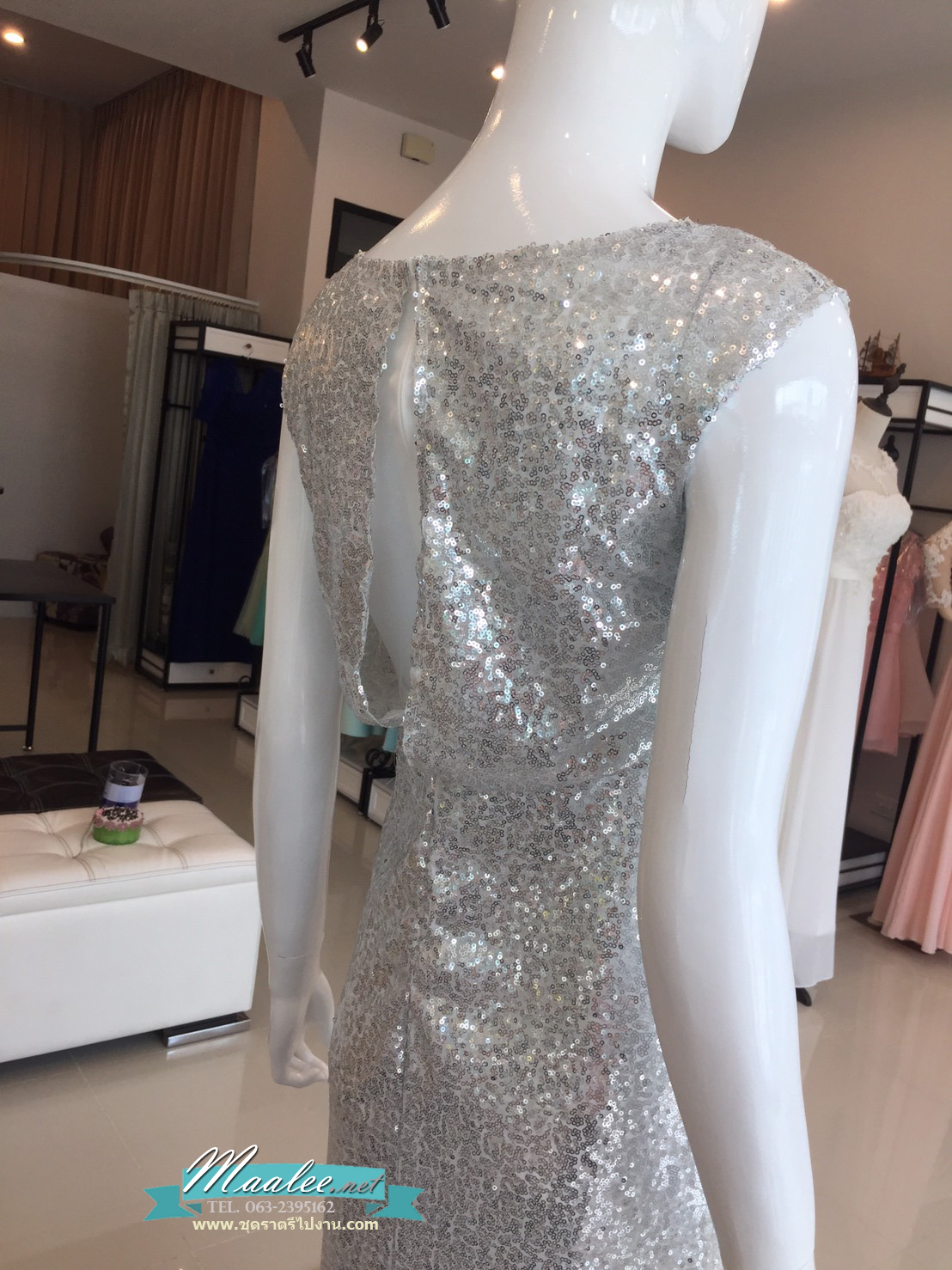 พร้อมเช่า ชุดราตรีแนวGatsby ปักเลื่อม แขนกุดเข้ารูป ออกงานกลางคืน ด้านหลังเป็นซีทรูแนวเซ็กซี่ สีเงิน (ซิปหลัง)