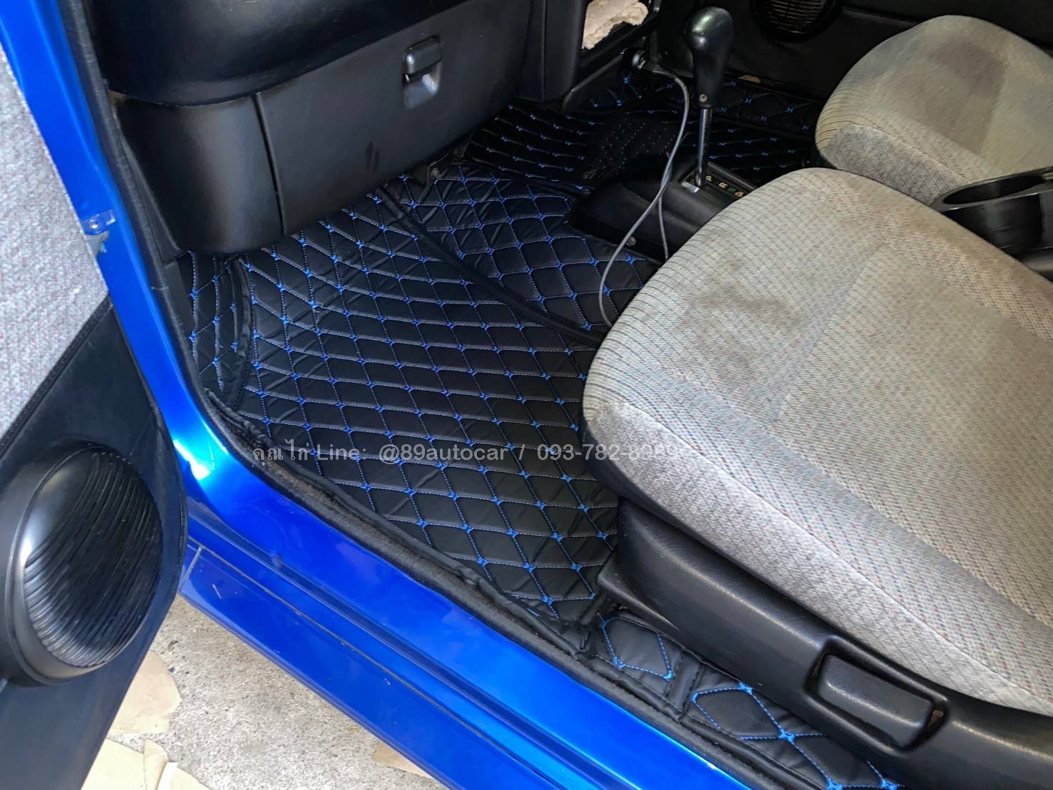 พรมปูรถ Daihatsu Mira L200 พรม6D สีดำด้ายน้ำเงิน + ท้าย