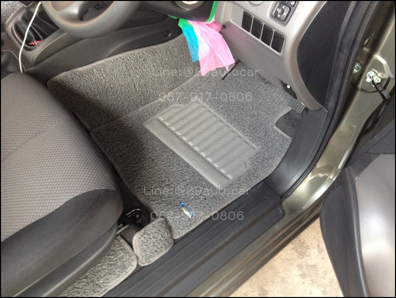 พรม Mitsubishi Triton Cab ไวนิลสีเทา