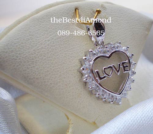 BP424RD+++จี้ My Heart My Love++จี้สุดหรู น่ารักมากๆๆ ใช้เพชรรอบเลยค่ะ ตรงกลางทำเก๋ด้วยคำว่า Love อยู่ในกรอบหัวใจ น่ารักสุดๆๆ ใส่แล้วระยิบระยับ