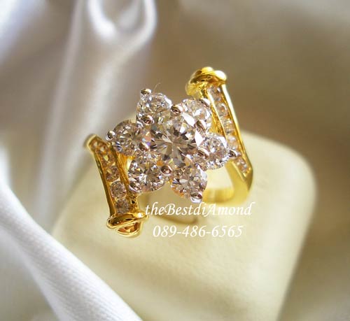 BR708+++Between Flower+++แหวนดอกไม้ แบบหนีบ แบบน่ารัก หรูหรา ดูดีมากๆๆ เพชรวิ๊งๆ แวววาวสวย ใส่แล้วนิ้วเรียวเลยค่ะ