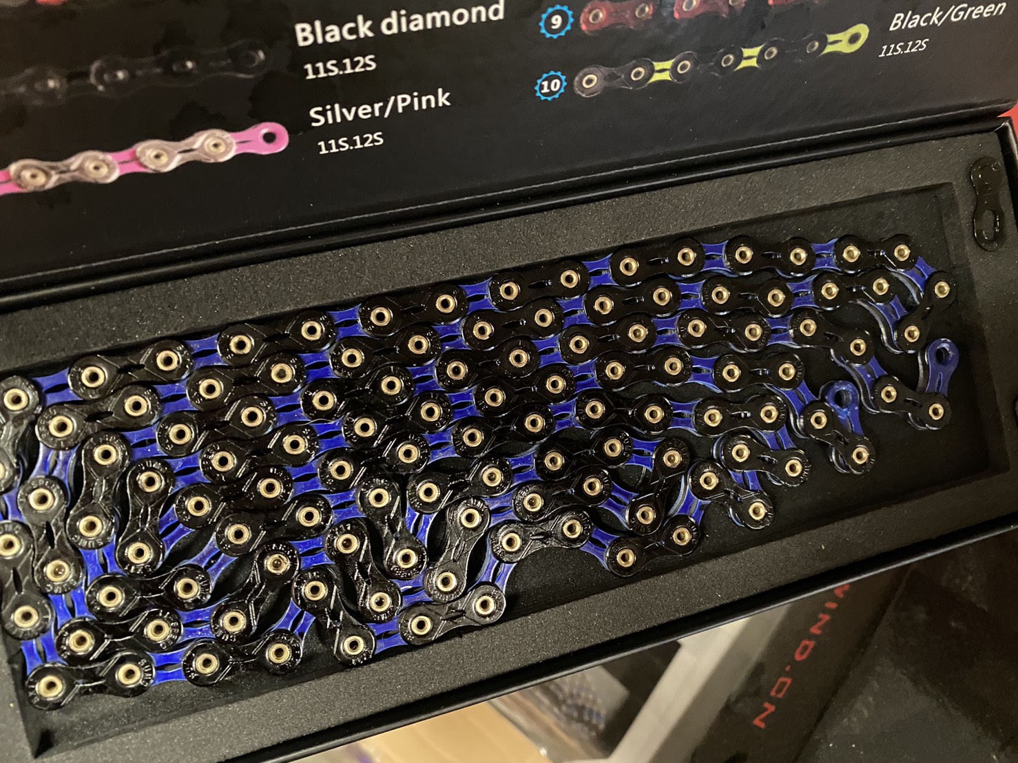 โซ่ SUMC, SX11 SL, โซ่ 11 Speed Diamond Chain with Connector 116L เซาะร่องไทเทเนี่ยม มีสีเหลือง/ดำ