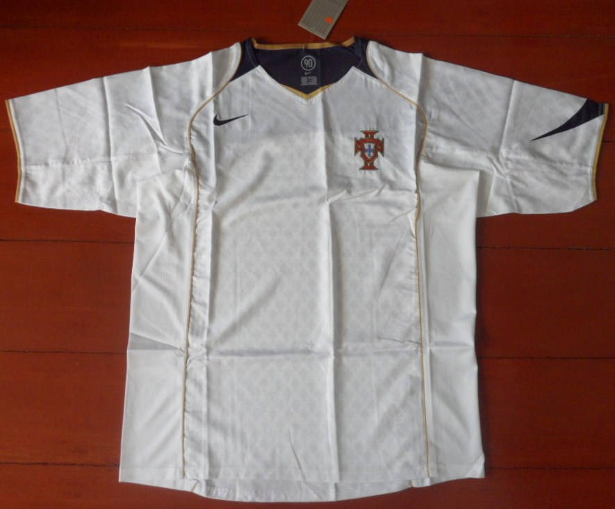 เสื้อฟุตบอล ทีมชาติโปรตุเกส ชุดเยือน ชุดลุยศึกยูโร 2004 ใหม่ XL-Size / PORTUGAL Football Shirt Away Kit EURO 2004 Jersey NEW XL-Size