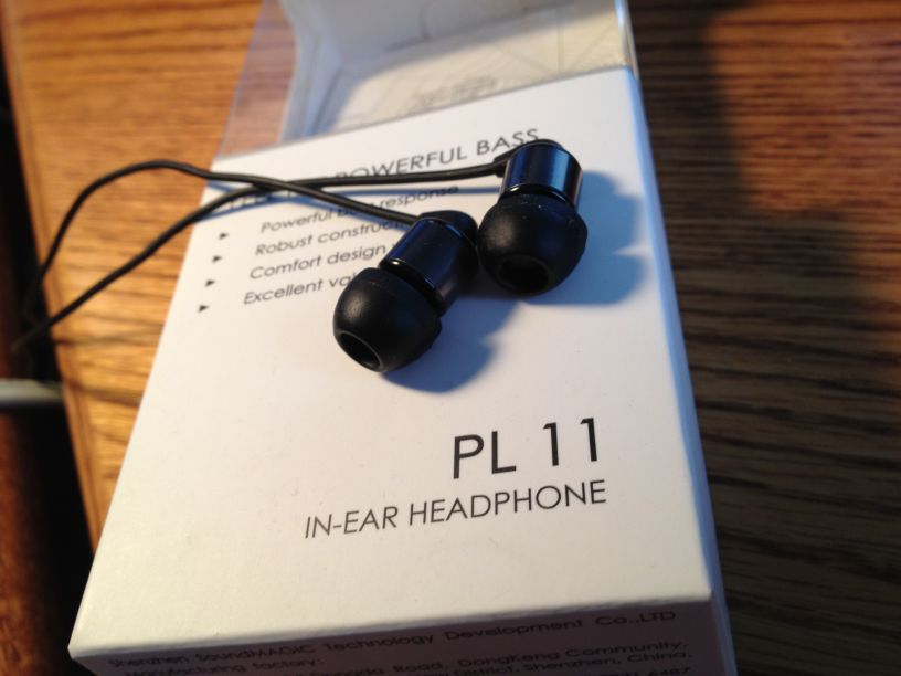 ขาย หูฟัง Soundmagic PL11 หูฟังพลังเบส 2 รางวัลการันตี Trustreview และ นิตยสารStuff 5ดาวเต็ม บอดี้เหล็กไหล โดดเด่นทั้งเบส และ รูปร่างสะดุดตา ในราคาสามัญชน