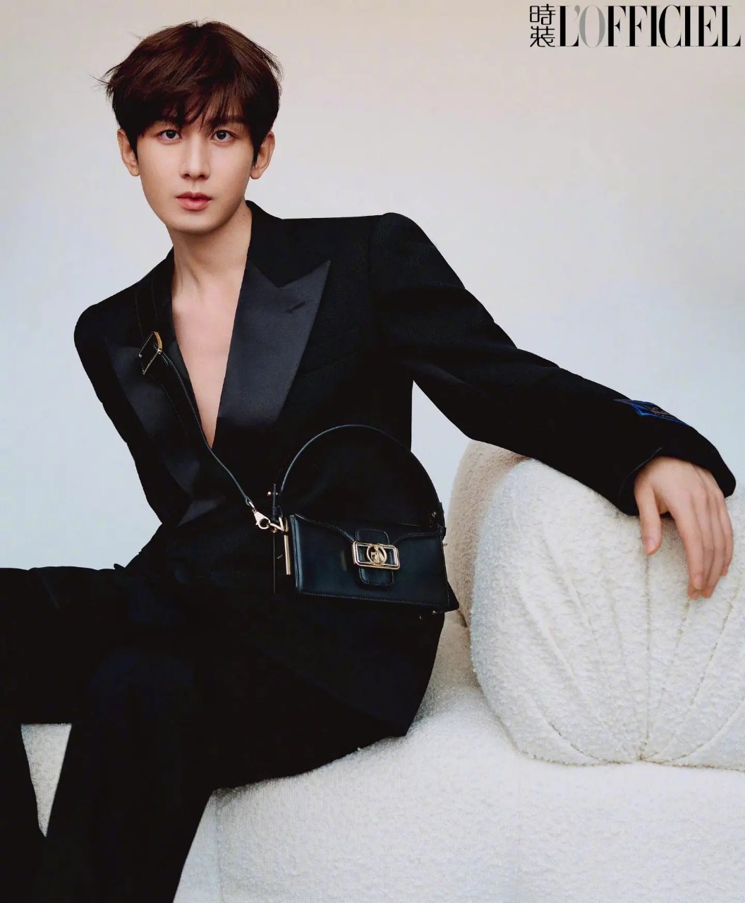 นิตยสาร L'Officiel เฉิงอี้ เดือน 2/2023