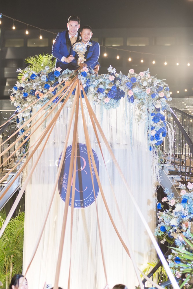 พร้อมเช่า ชุดสูททักซิโด้ สีน้ำเงิน ปกกล้วย (พร้อมเสื้อกั๊ก) Tuxedo Suit with Shawl Collars