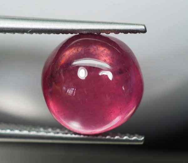 ทับทิมสีแดงชมพูสวย 6.55 กะรัตหลังเบี้ย (1252)