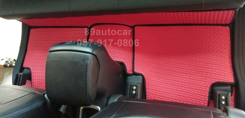 ยางปูพื้นรถยนต์เข้ารูป Nissan Navara Cab 2016 ลายธนูสีแดงขอบดำ