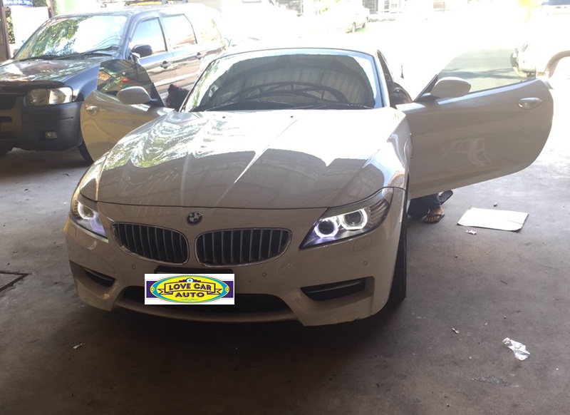 สั่งตัดพรมในรถยนต์เข้ารูป BMW Z4 ไวนิลสีครีม