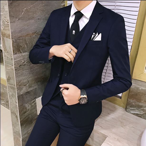 พร้อมเช่า ชุดสูทชาย สีกรมท่า ธีมnavy blue รุ่นคลาสสิค พร้อมเสื้อกั๊ก