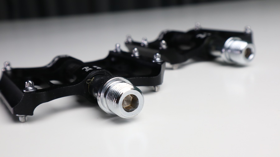 บันได้จักรยานครอบคาร์บอน VISP P-11 ALLOY PEDALS, DU-BEARING สีดำ เบา ลื่นสุดๆ