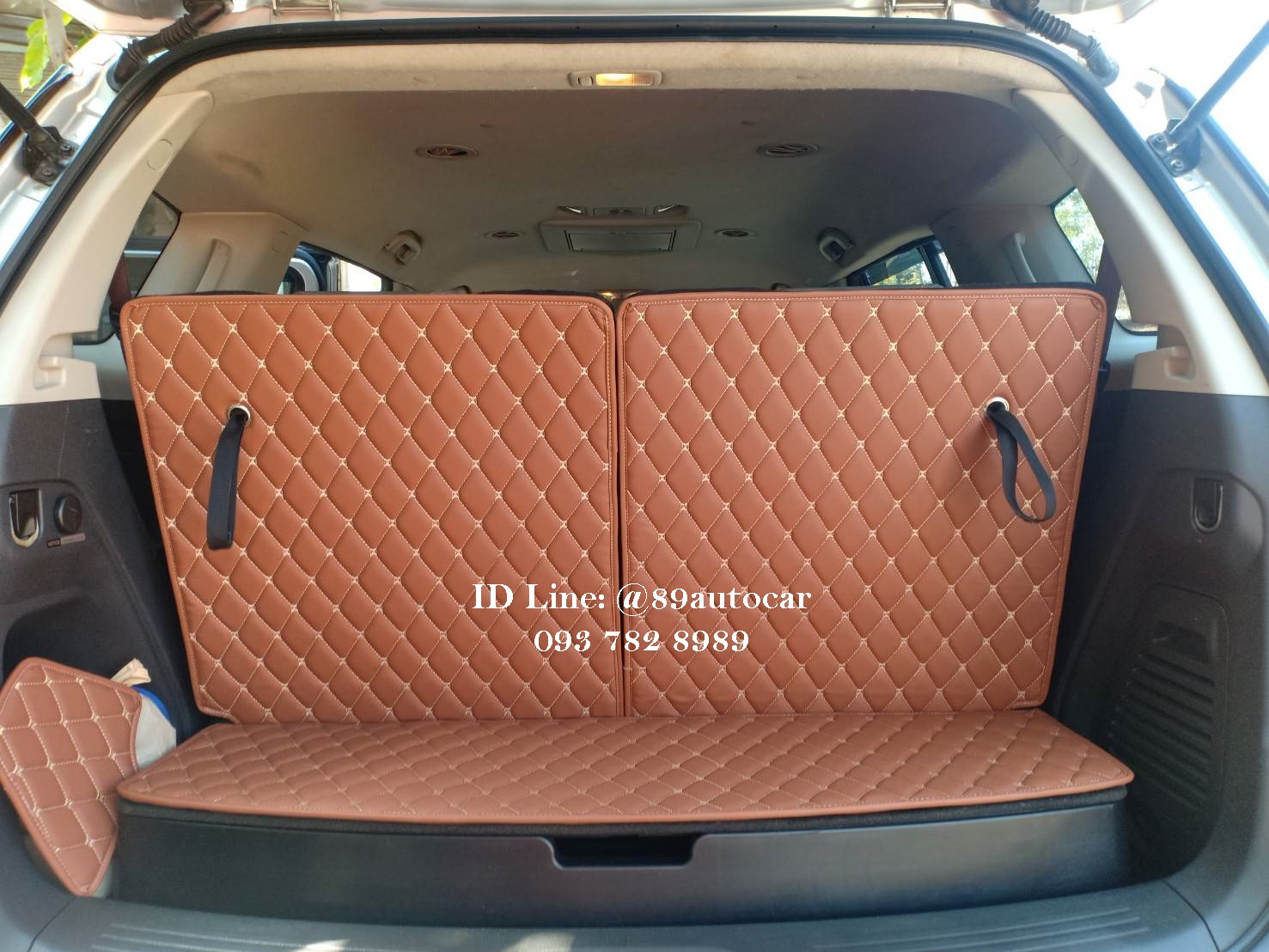 พรมรถยนต์ 7D Isuzu Mu-X 2020 ปูพรม7D สีน้ำตาลเข้ม + ไวนิลสีครีม