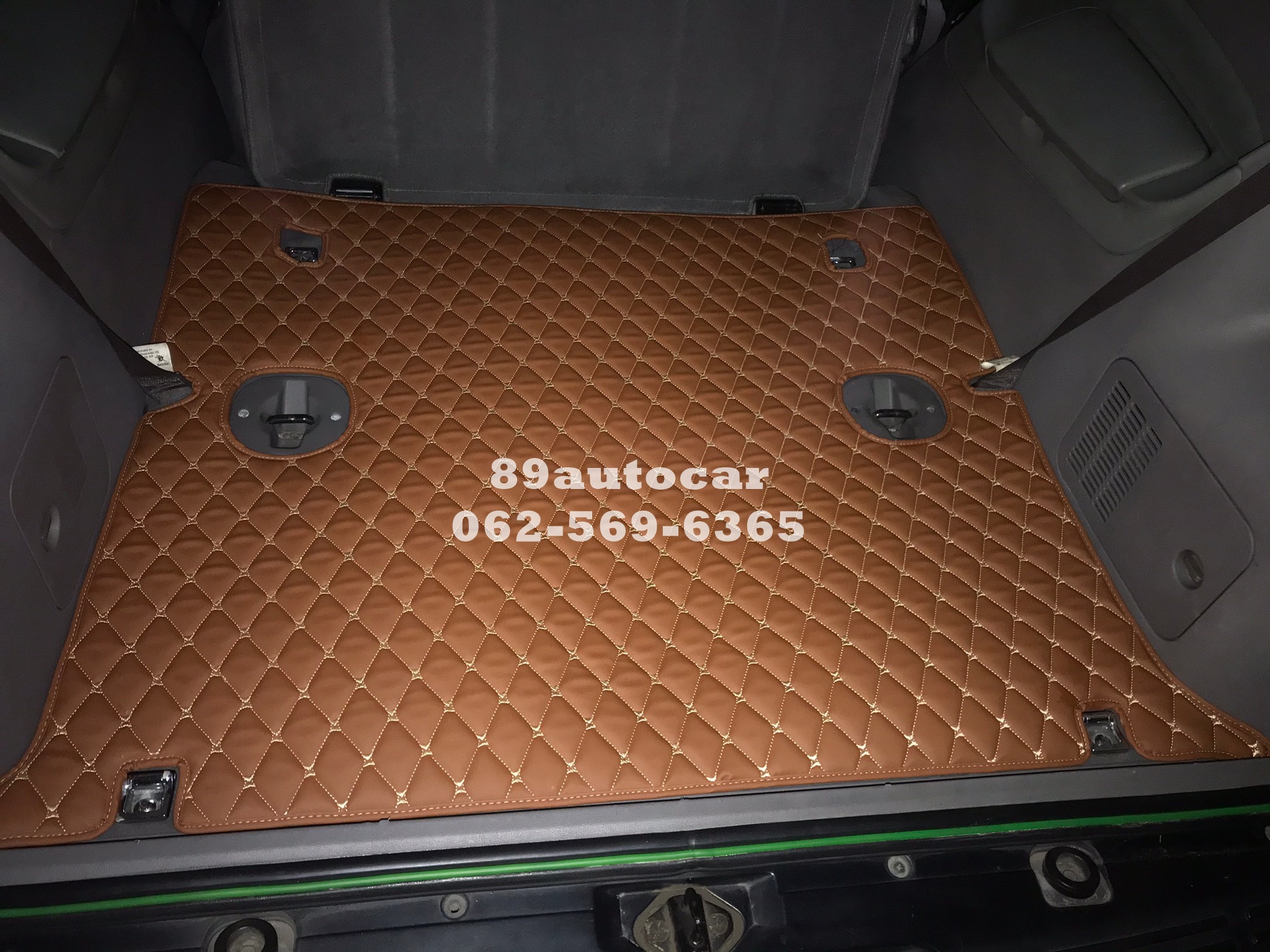 พรมปูพื้นรถยนต์ isuzu grand adventure ปูพรม7D สีน้ำตาลเข้ม เสริมด้วยพรมไวนิลดักฝุ่น สีครีม