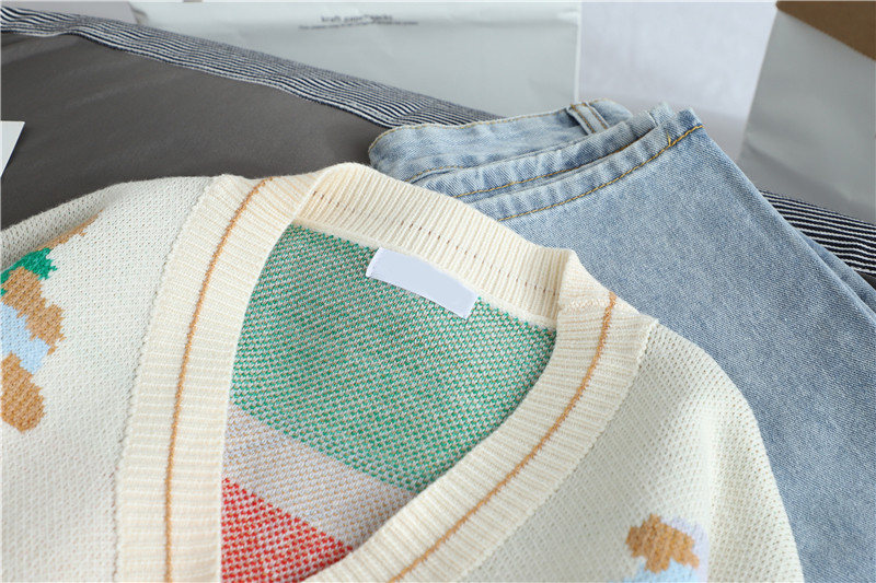 เสื้อคาร์ดิแกนไหมพรมลายน้องหมีน่ารักๆ