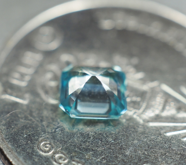 เพทายกัมพูชา 0.65 กะรัตสีฟ้า (0934)