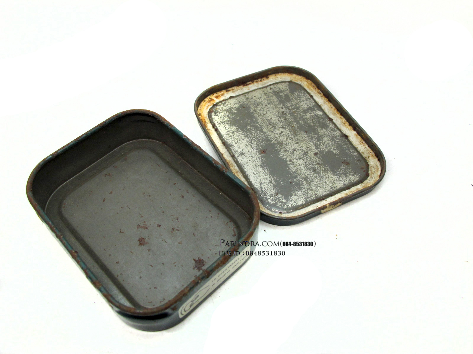 กล่องเหล็ก Strepsils รุ่นเก่า สีเขียวมะกอก ปี 1985