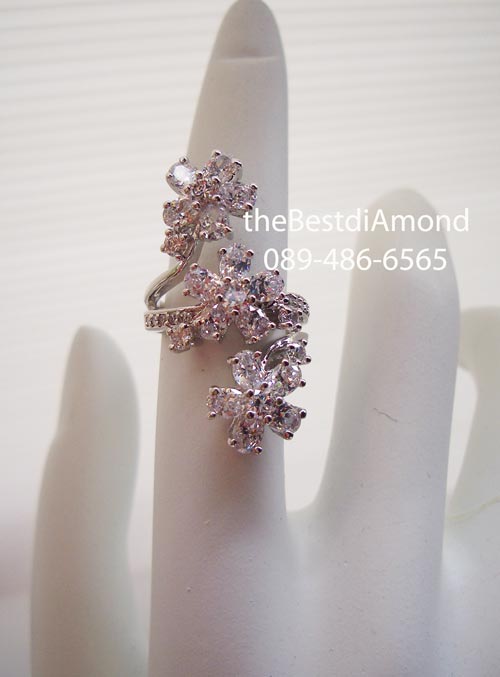 BR609RD+Wow 3 big flowers+++ แหวนเพชร cz หรูหรามากๆๆ สวยสุดๆ หากชอบแหวนอลังการ แบบRight Hand Ring ต้องไม่พลาด ใส่แล้วสวยเต็มนิ้วเลยค่ะ